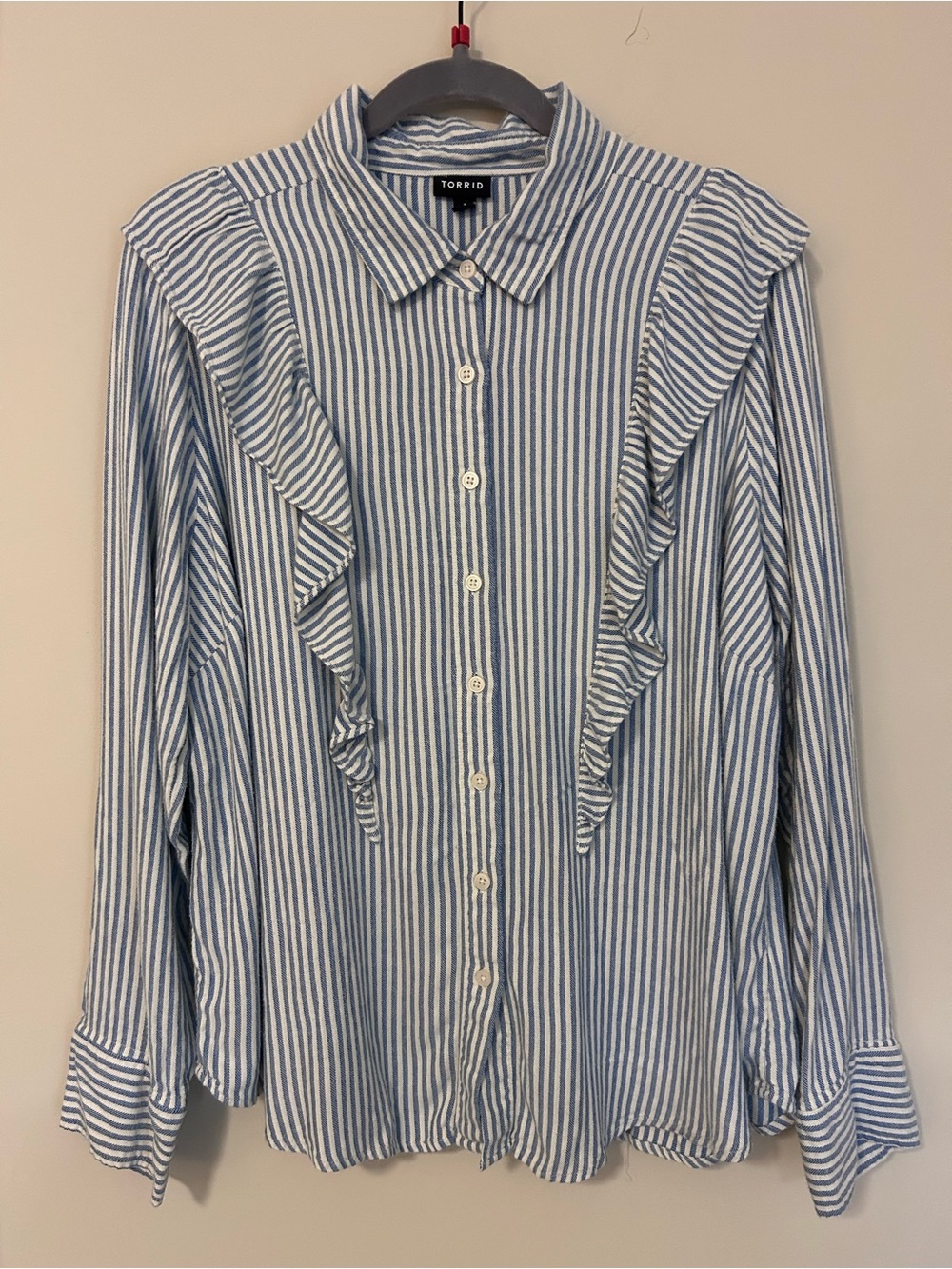 Torrid Women's 1X Ruffle Front Blouse Top Blue striped button up long sleeve